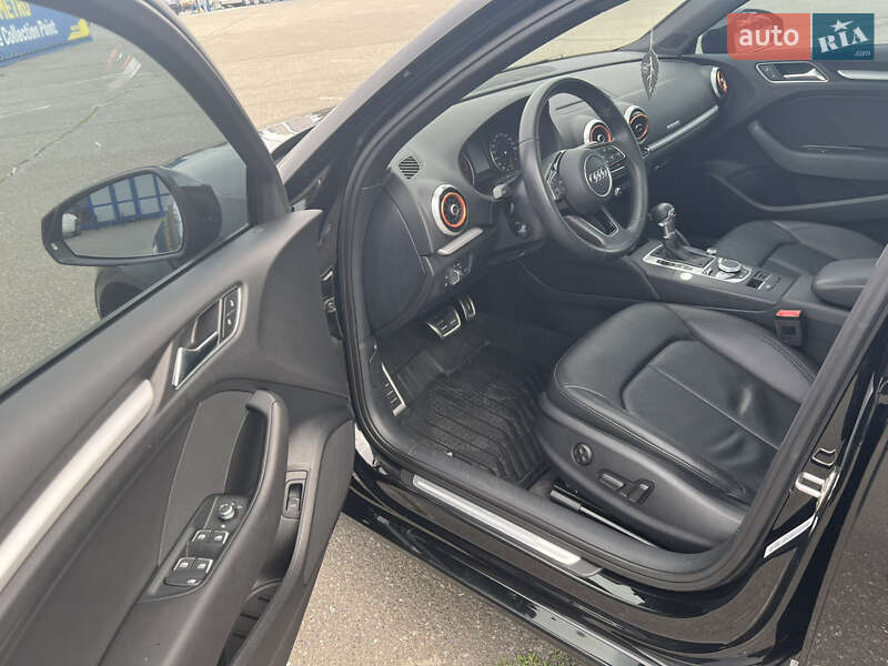 Седан Audi A3 2017 в Киеве