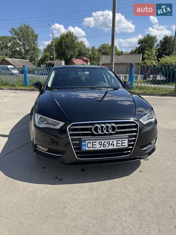 Хетчбек Audi A3 2015 в 
