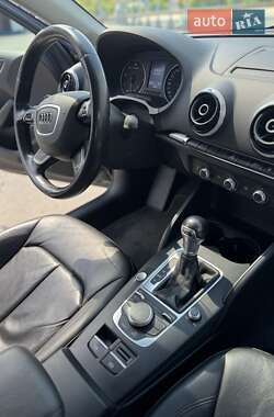Хэтчбек Audi A3 2015 в Черновцах