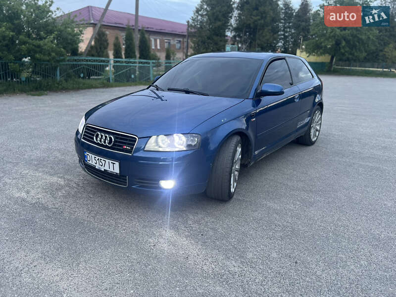Хэтчбек Audi A3 2003 в 