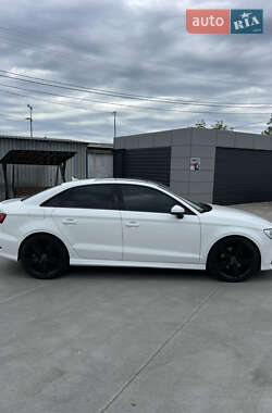 Седан Audi A3 2016 в 