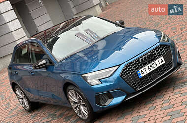 Хэтчбек Audi A3 2021 в 