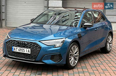 Хэтчбек Audi A3 2021 в 