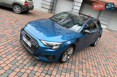 Хэтчбек Audi A3 2021 в 