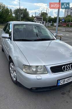 Хэтчбек Audi A3 2001 в 