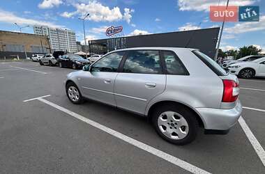 Хэтчбек Audi A3 2001 в 