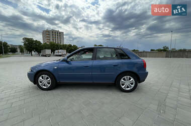 Хетчбек Audi A3 2001 в 