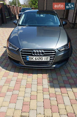 Седан Audi A3 2015 в 