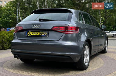 Хэтчбек Audi A3 2013 в 