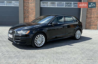 Хэтчбек Audi A3 2015 в 