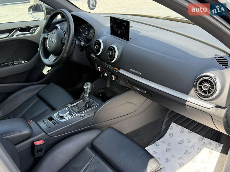 Хетчбек Audi A3 2015 в Чернівцях