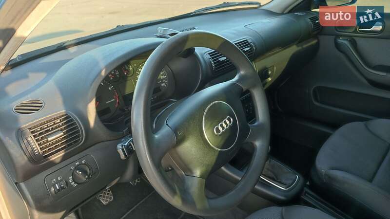 Хэтчбек Audi A3 2003 в Запорожье