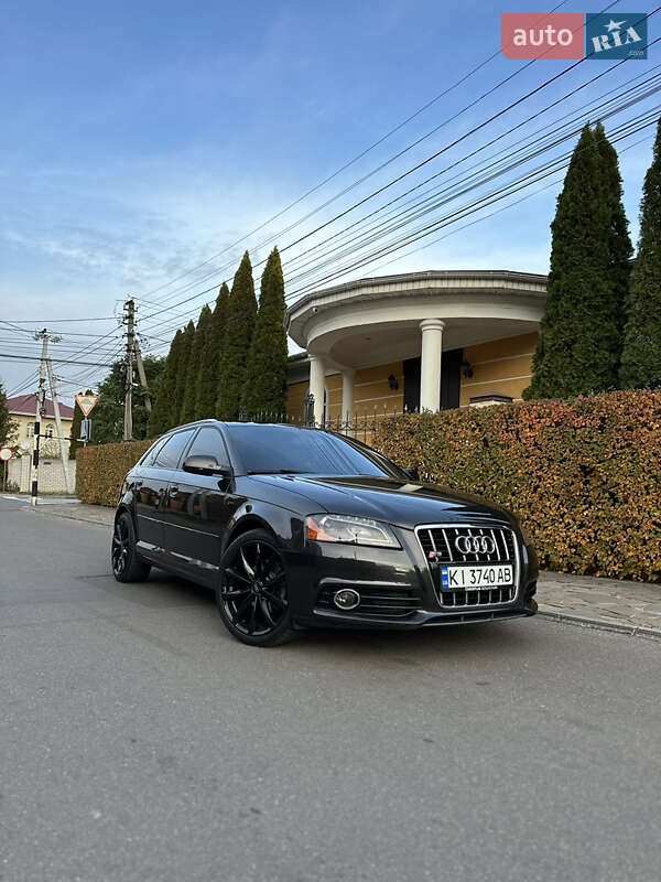 Хэтчбек Audi A3 2011 в 
