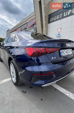 Седан Audi A3 2022 в 