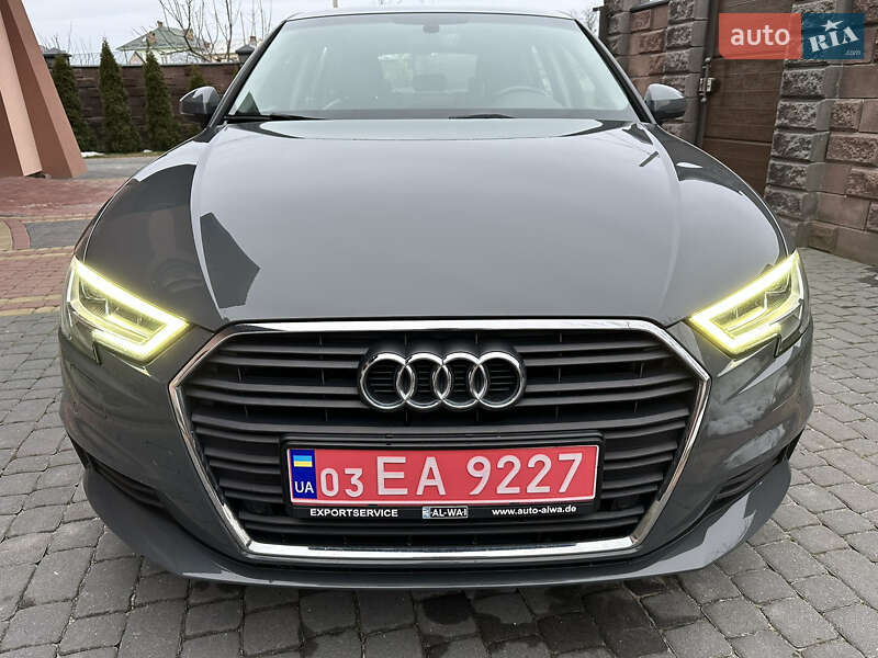 Хэтчбек Audi A3 2019 в Львове