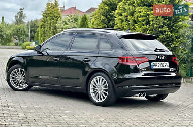 Хэтчбек Audi A3 2016 в 