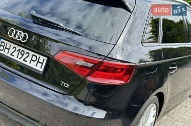 Хэтчбек Audi A3 2016 в 