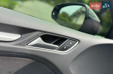 Хэтчбек Audi A3 2016 в 