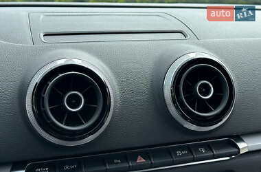 Хэтчбек Audi A3 2016 в 