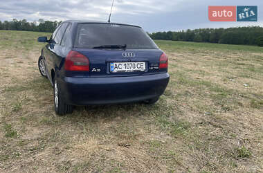Хэтчбек Audi A3 2000 в 