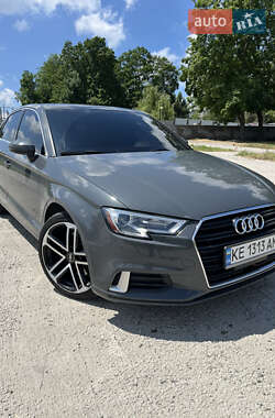 Седан Audi A3 2018 в Днепре