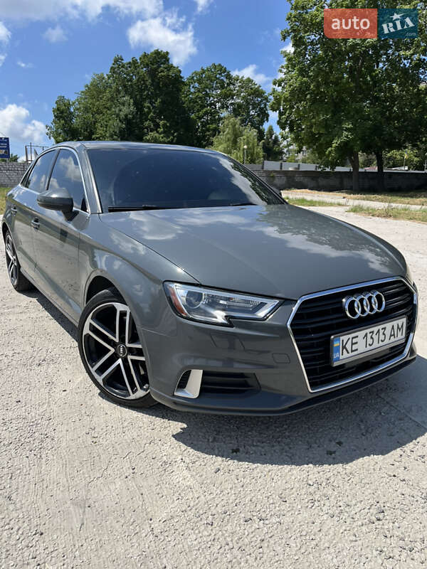 Седан Audi A3 2018 в 