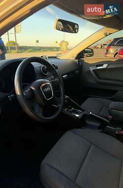 Хэтчбек Audi A3 2005 в 