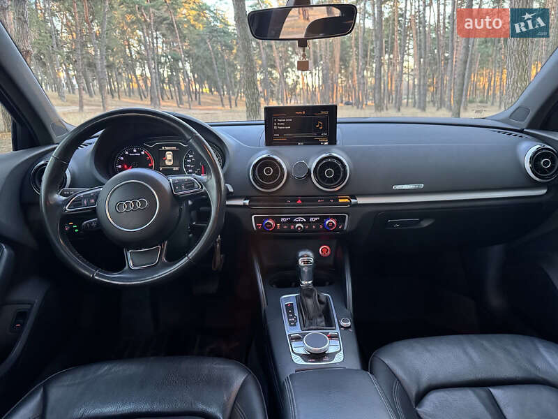 Седан Audi A3 2015 в Киеве