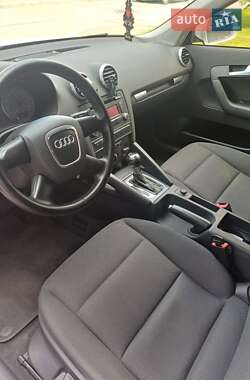 Хэтчбек Audi A3 2013 в 