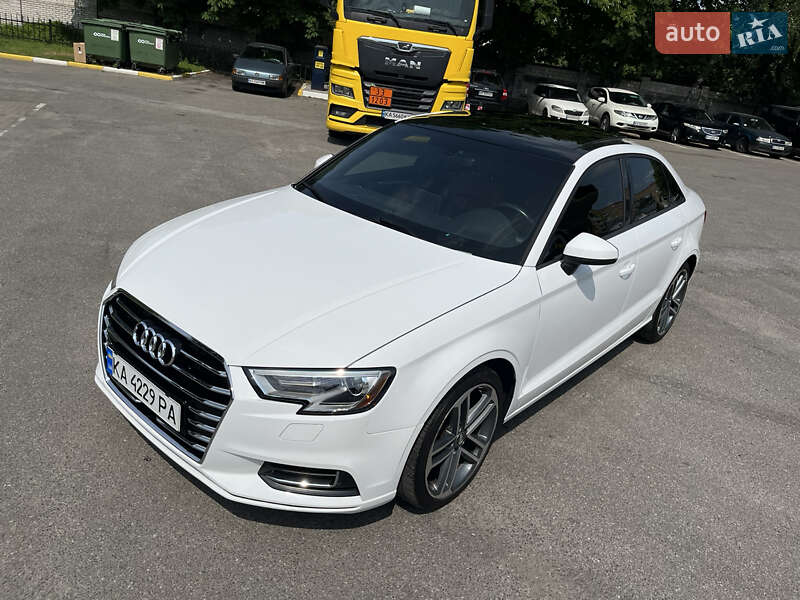 Седан Audi A3 2016 в Киеве