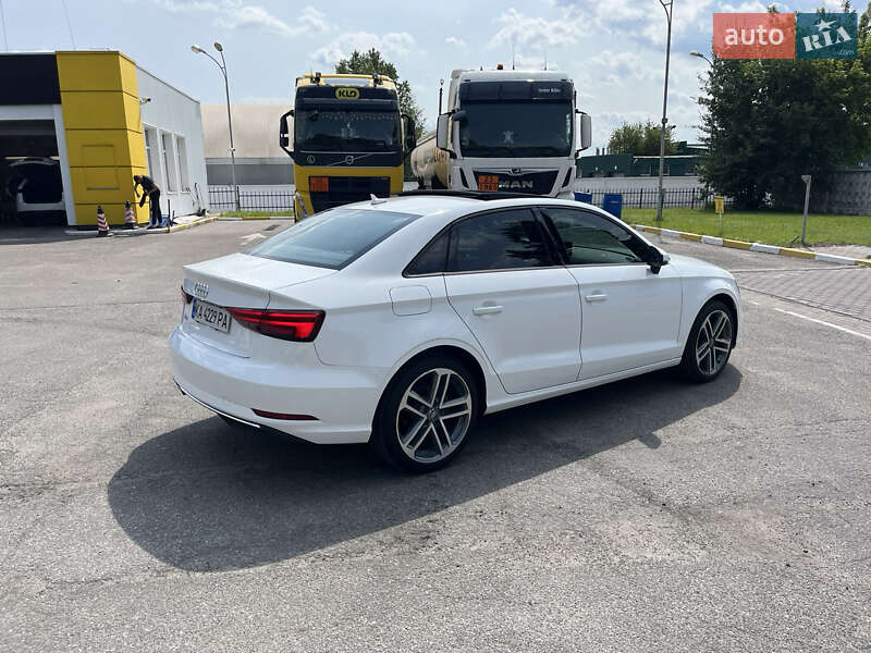 Седан Audi A3 2016 в Киеве