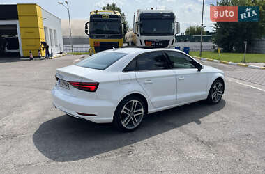 Седан Audi A3 2016 в 