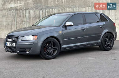 Хэтчбек Audi A3 2005 в 