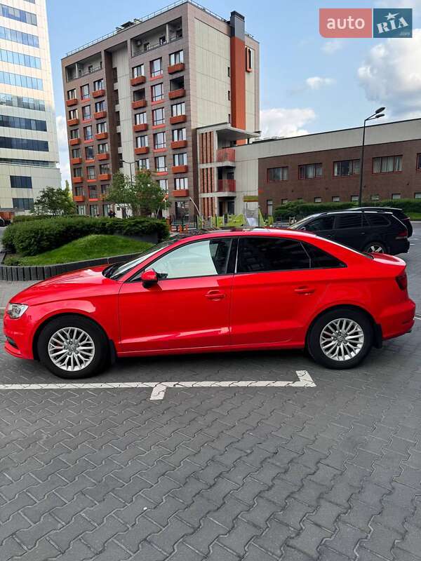 Седан Audi A3 2016 в Киеве