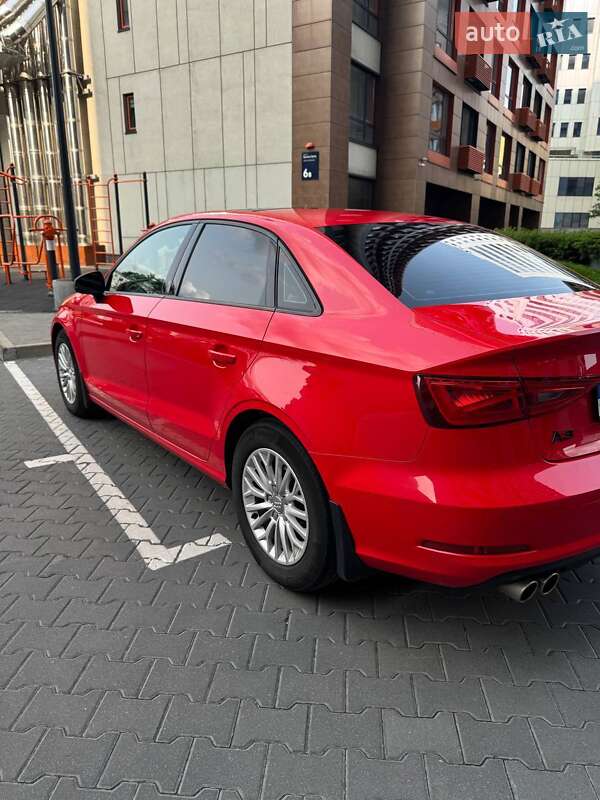 Седан Audi A3 2016 в Киеве