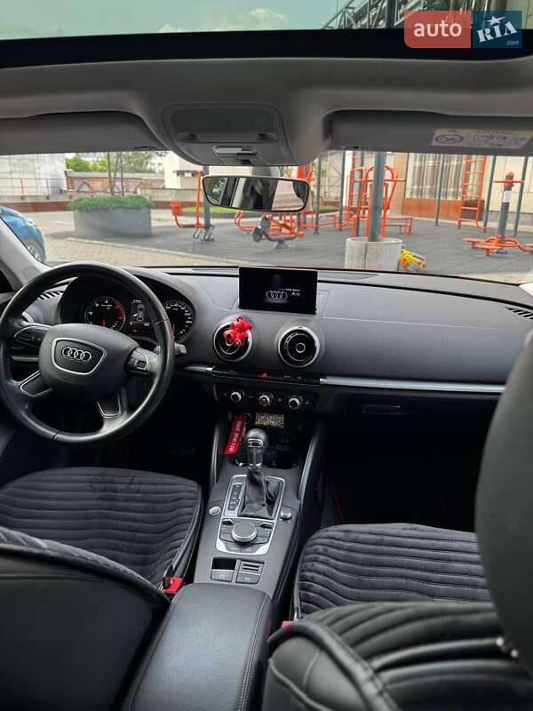 Седан Audi A3 2016 в Киеве