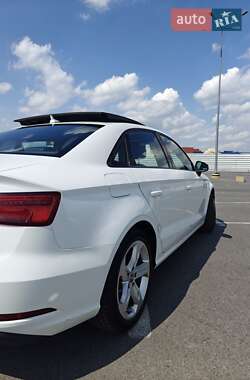 Седан Audi A3 2017 в 