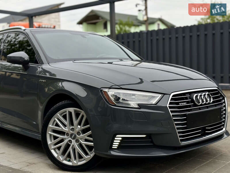 Хэтчбек Audi A3 2017 в Львове