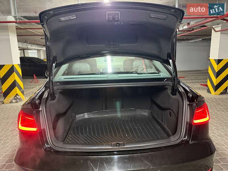 Седан Audi A3 2015 в Виннице