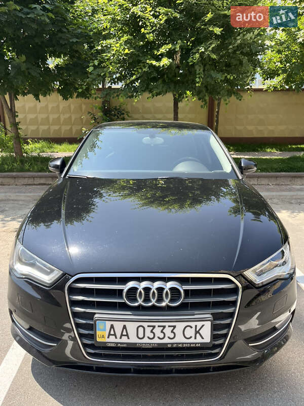 Хэтчбек Audi A3 2014 в Киеве