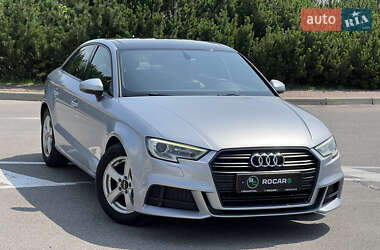 Седан Audi A3 2016 в 