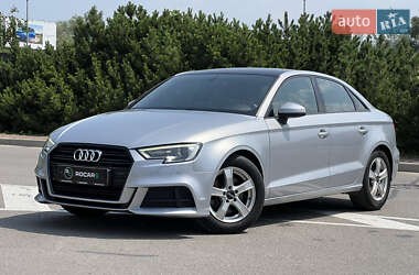 Седан Audi A3 2016 в 