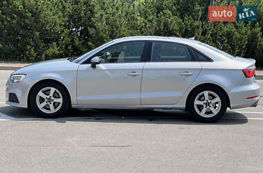 Седан Audi A3 2016 в 