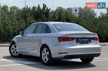 Седан Audi A3 2016 в 