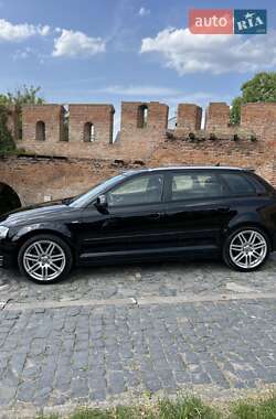 Хэтчбек Audi A3 2009 в 