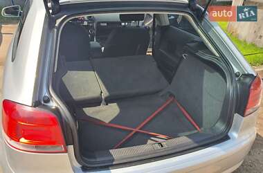 Хэтчбек Audi A3 2004 в 
