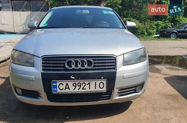 Хэтчбек Audi A3 2004 в 