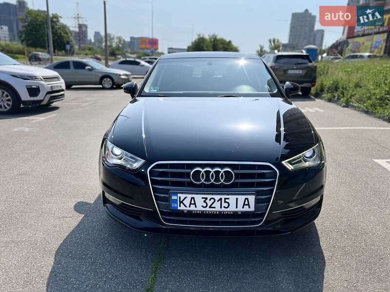 Седан Audi A3 2015 в Киеве