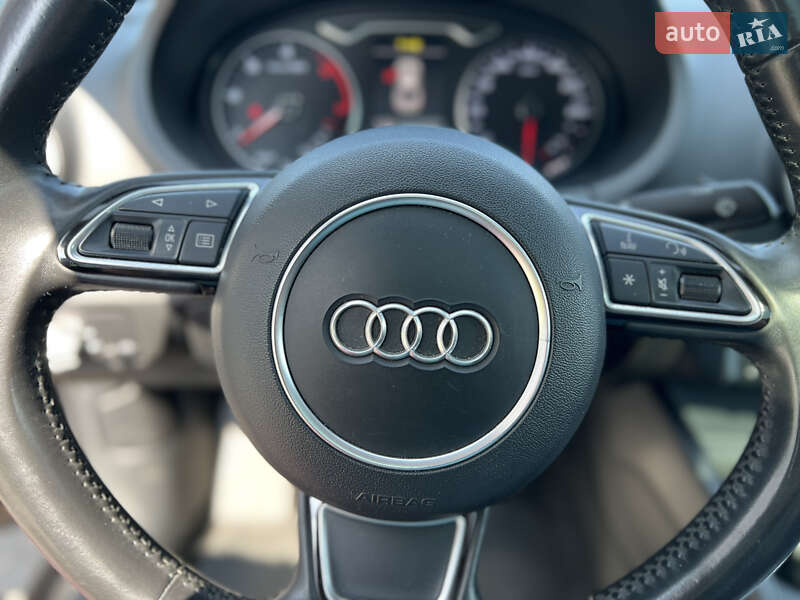Седан Audi A3 2015 в Киеве