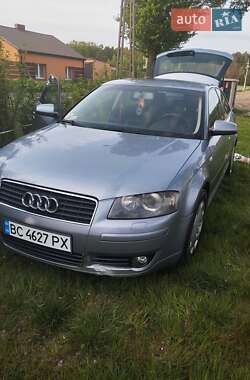Хэтчбек Audi A3 2004 в 